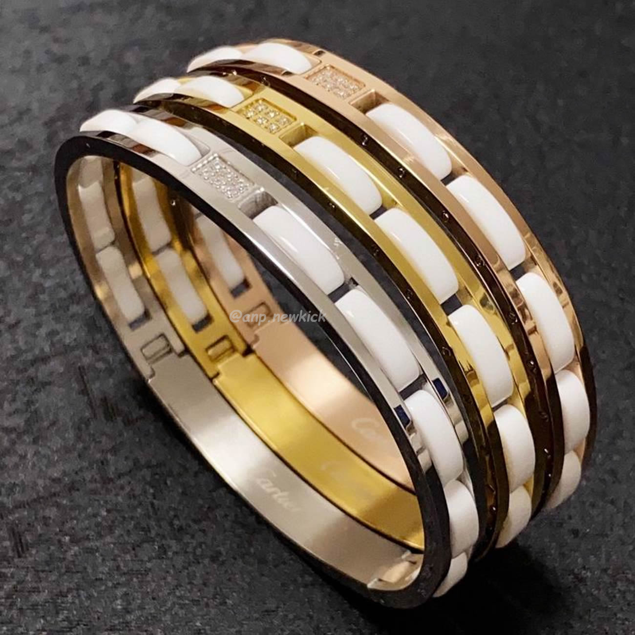 Cartier Bracelet 18k Gold (1) - newkick.cc